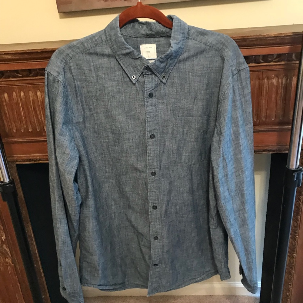Gap Chambray Button Up Shirt